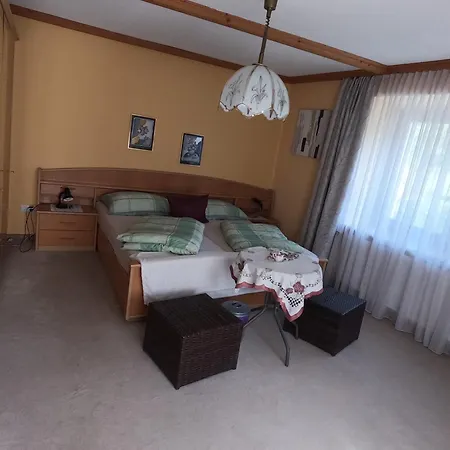 Apartmán Freddys Gaestehaus *
