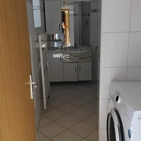 Freddys Gaestehaus Деллах